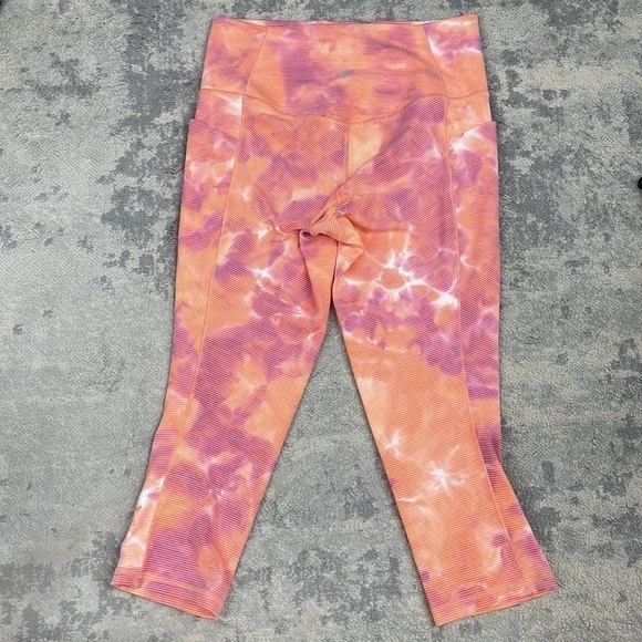 Athleta Salutation Stash Pocket II Capri Leggings Peach Tie Dye Yoga Sz M - Picture 9 of 11